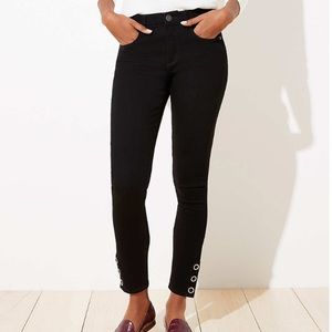 Loft snap hem skinny ankle jeans in black/9” rise